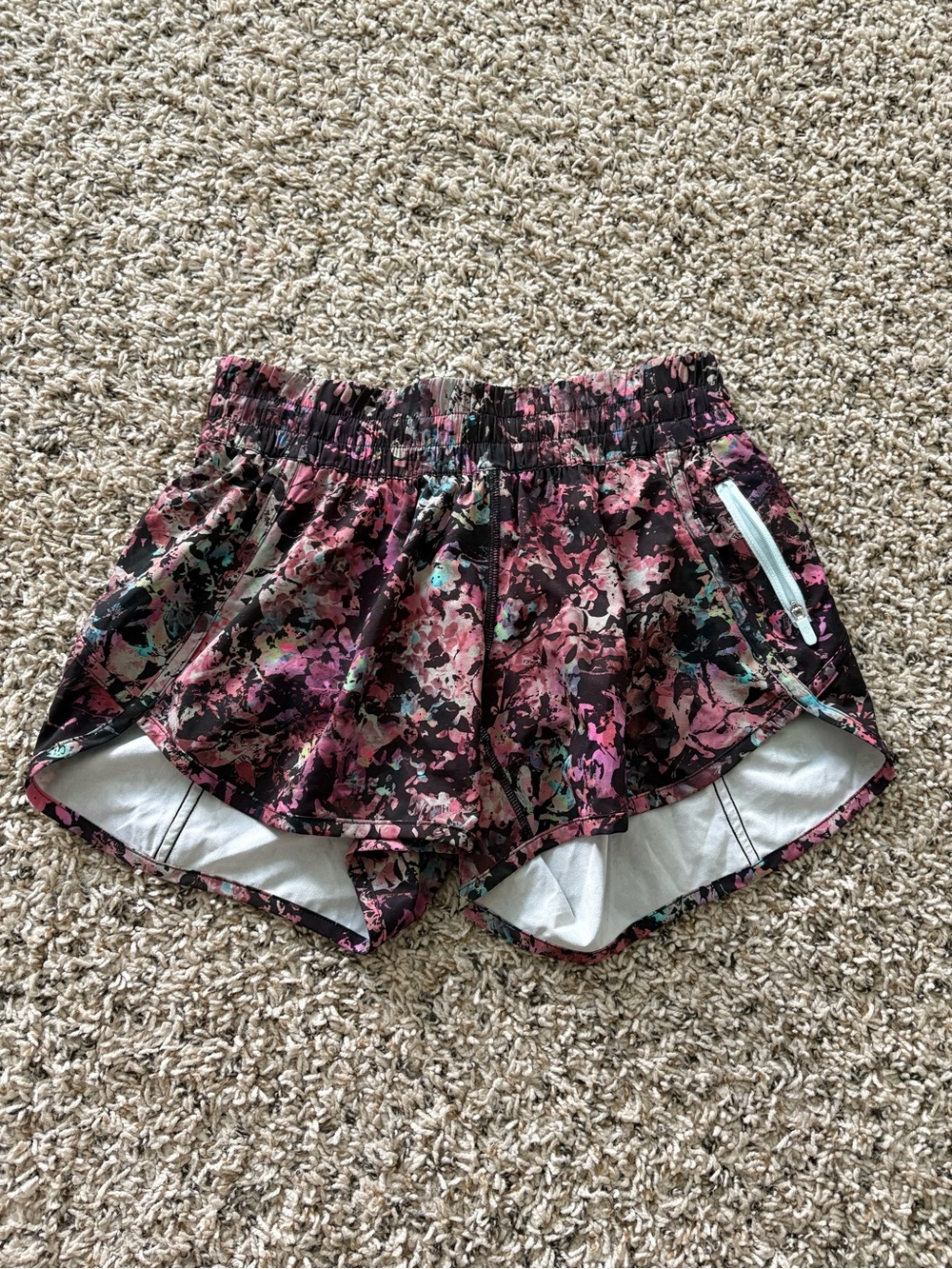 Lululemon Tracker Low-Rise Lined Short 4"